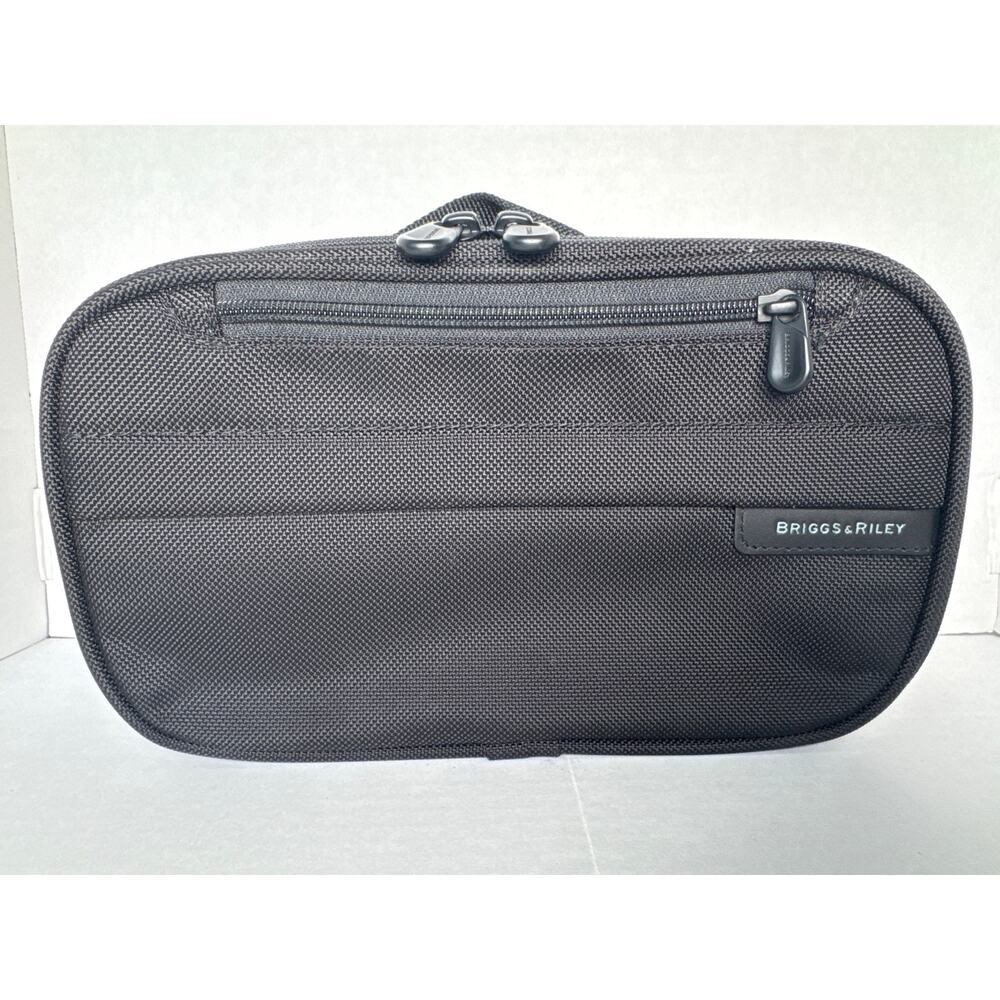 Briggs & Riley baseline classic toiletry kit black bag
